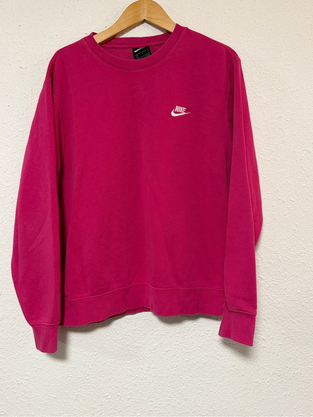 Nike Women's Raspberry Pink Crewneck Sweatshirt Large